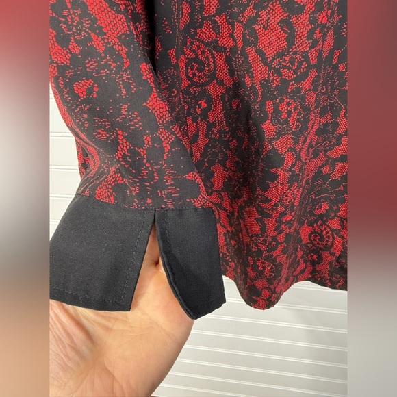 Fred David red and black lace printed button down shirt. Size 1X - Picture 3 of 5